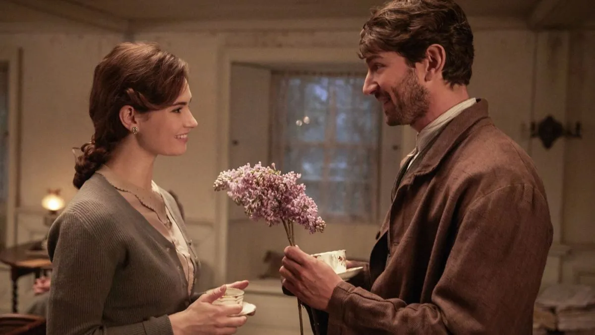 The Guernsey Literary and Potato Peel Pie Society (2018)